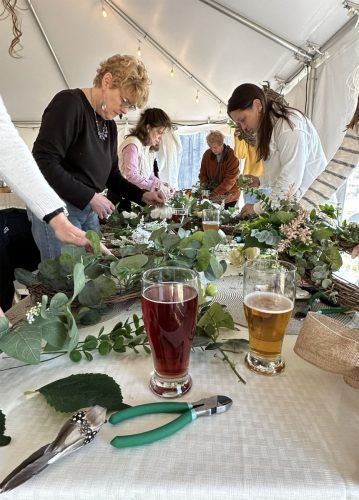 Wander Brush - Spring Wreath Workshop